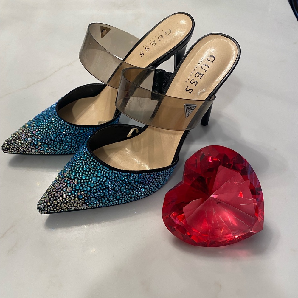 Guess bling pumps